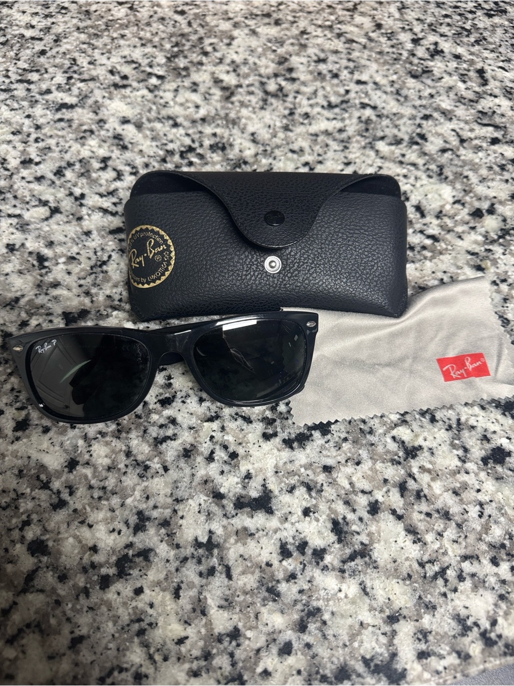 Ray-Ban New Wayfarer RB2132 Black Polarized Sunglasses w/ Case